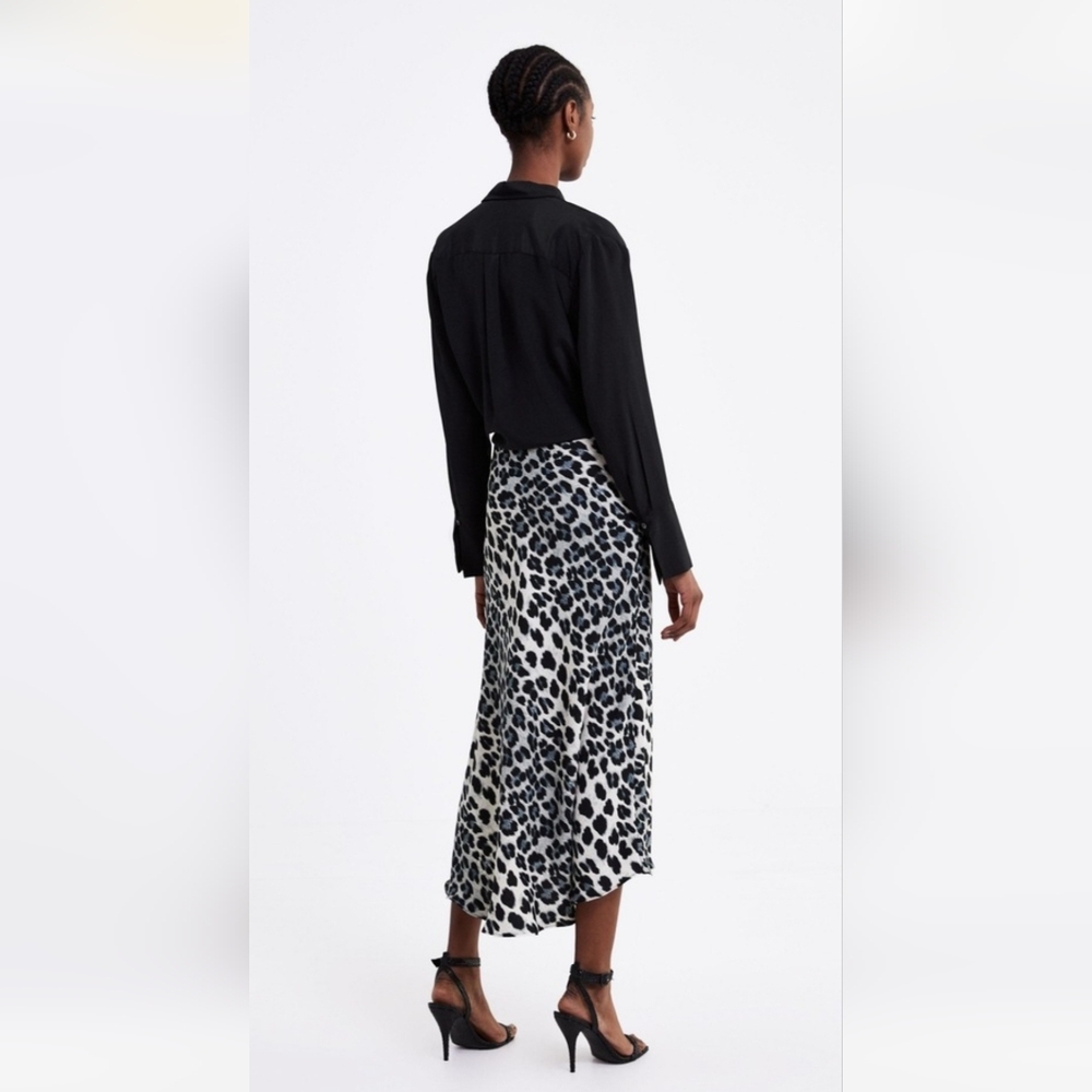 "Leopard Print Midi Skirt Animal Pattern Black White Trendy Chic Casual Dressy - Picture 2 of 9
